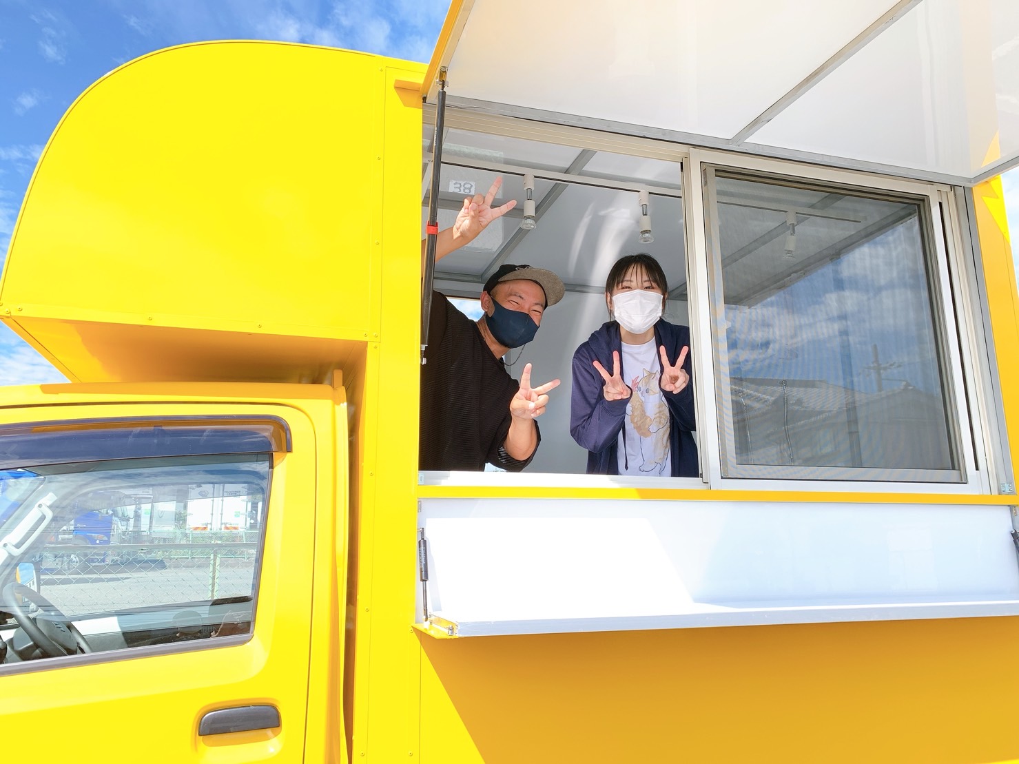 神奈川県のフランチャイズオーナーみなとかふぇBloomのクレープキッチンカー