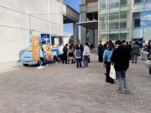 摂南大学の学園祭でクレープに行列