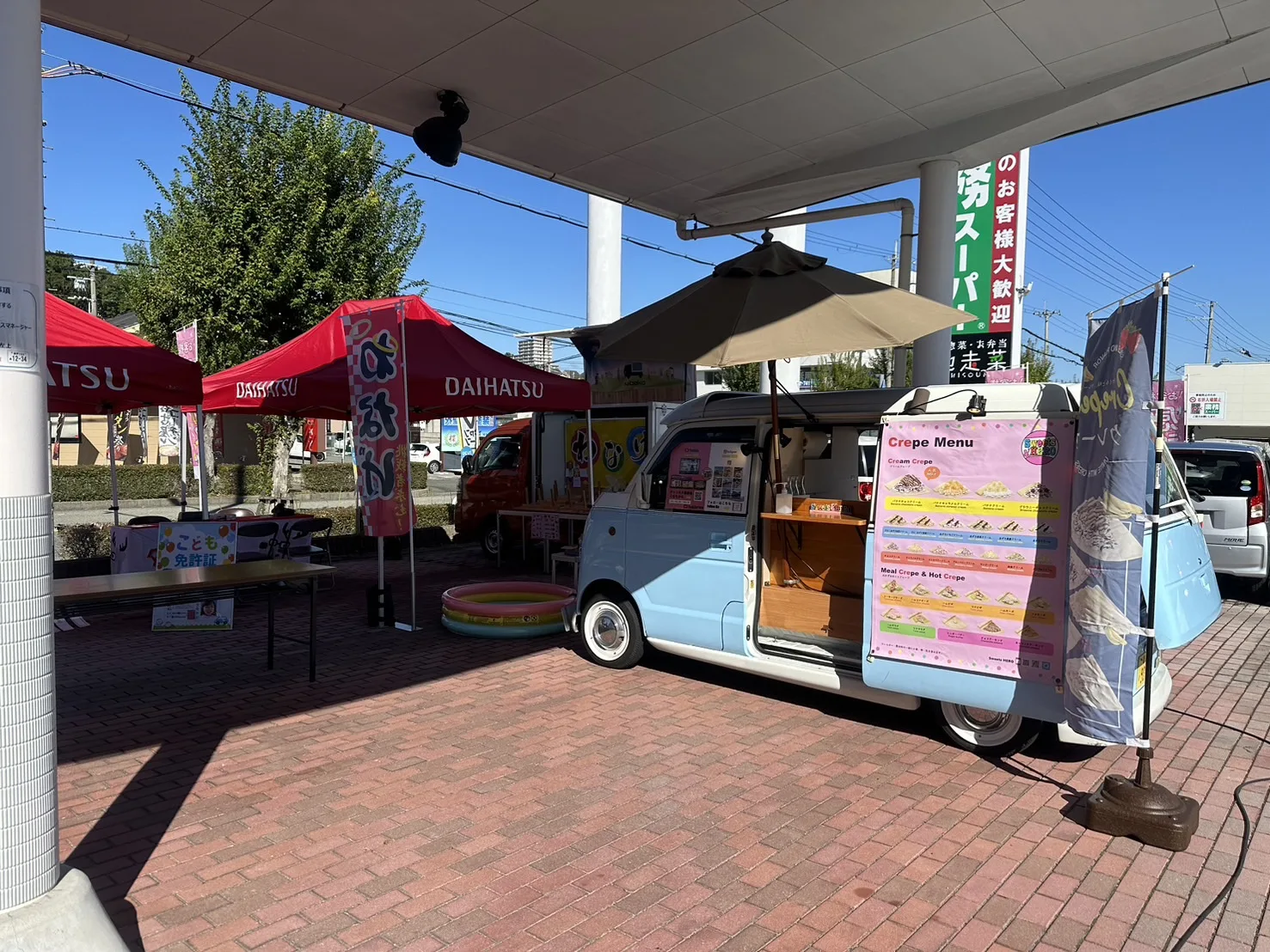 兵庫ダイハツ岡場店にクレープのキッチンカーで出店