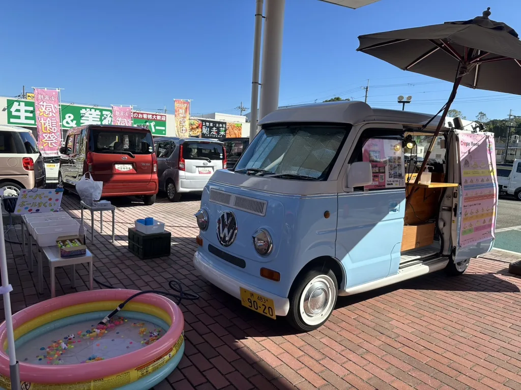 兵庫ダイハツ岡場店の秋の大感謝祭にクレープのキッチンカーで出店