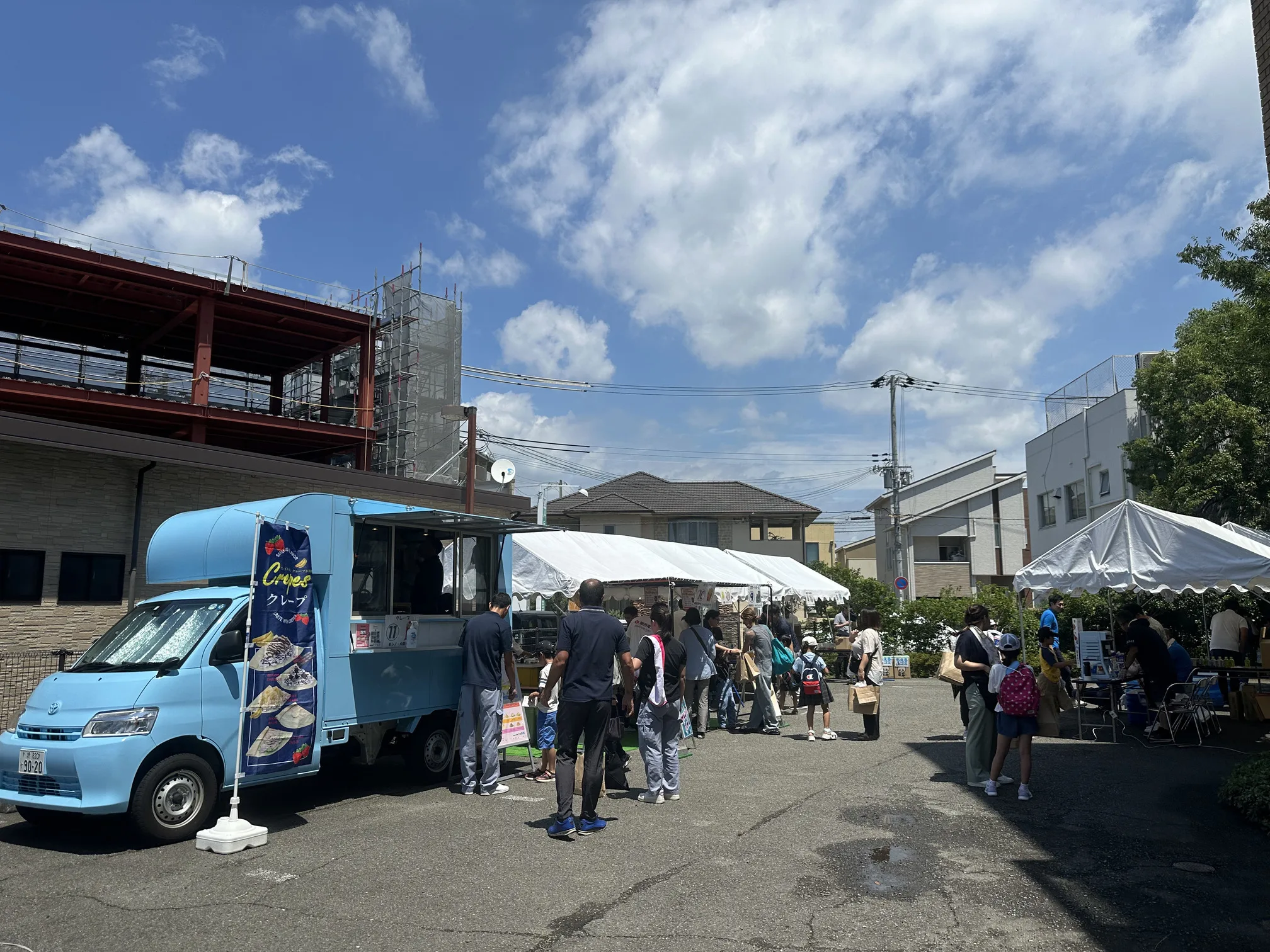 勝美住宅加古川店にクレープのキッチンカーで出店