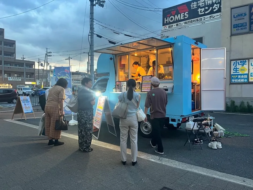 京都府のフランチャイズオーナーのクレープ現場研修を大久保駅前で実施