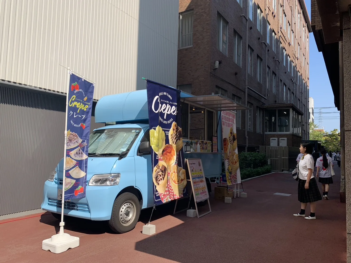 光華中学校高等学校の文化祭にクレープのキッチンカーで出店