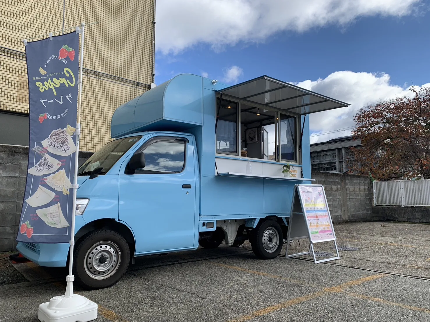 奈良県宇陀市の企業イベントにクレープのキッチンカーで出店中