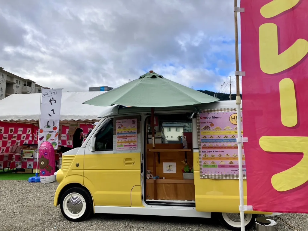 積水ハウスのコモンステージ島本駅前にクレープのキッチンカーで出店