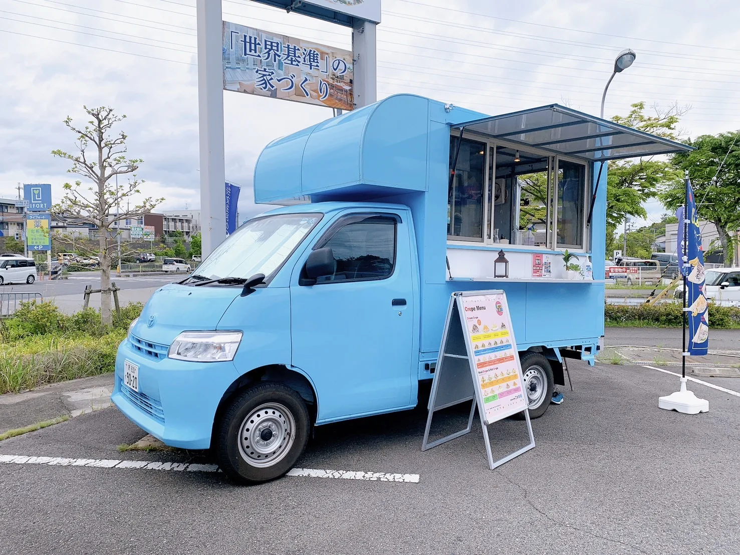 ヤマト住建住まいのギャラリー西宮北店にクレープのキッチンカーで出店