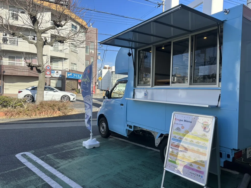 クレープのキッチンカーで明石市のauショップ西明石に出店