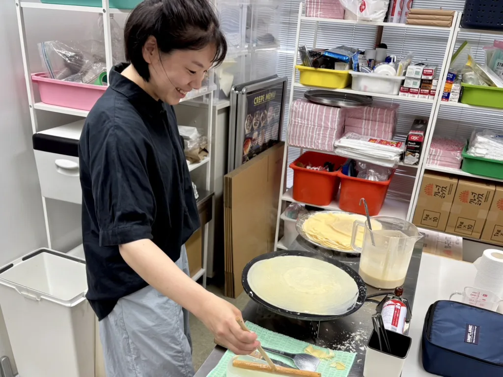 ボブズカークレープ研修2日目での生地焼き