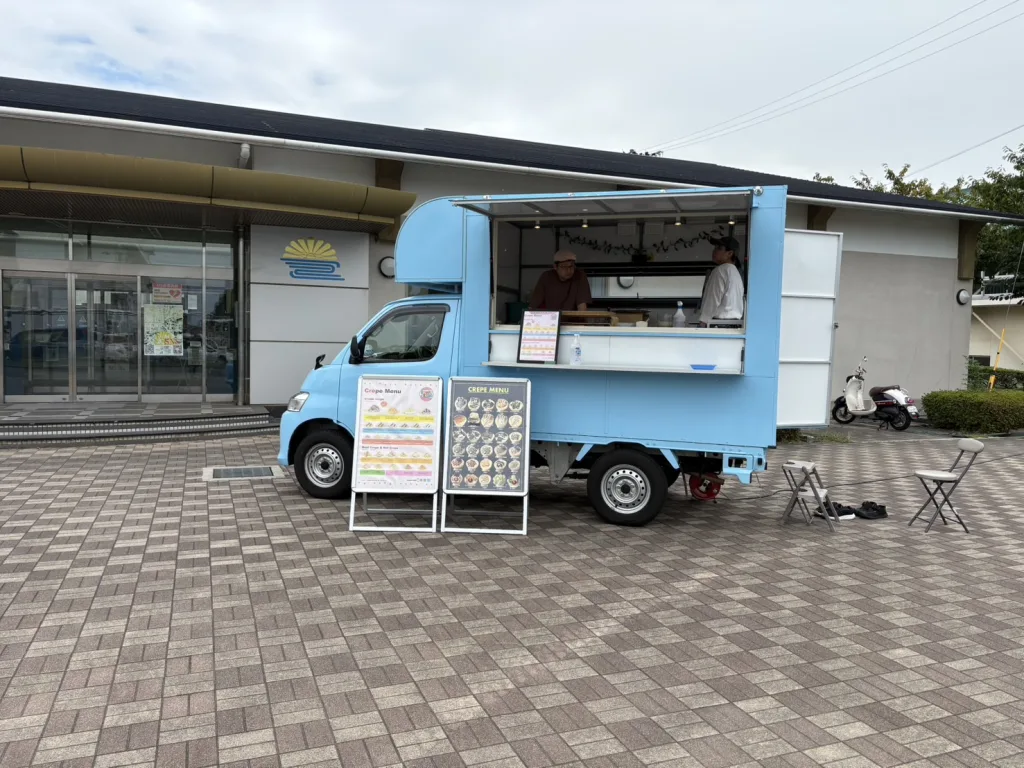 信太山駐屯地でクレープ販売