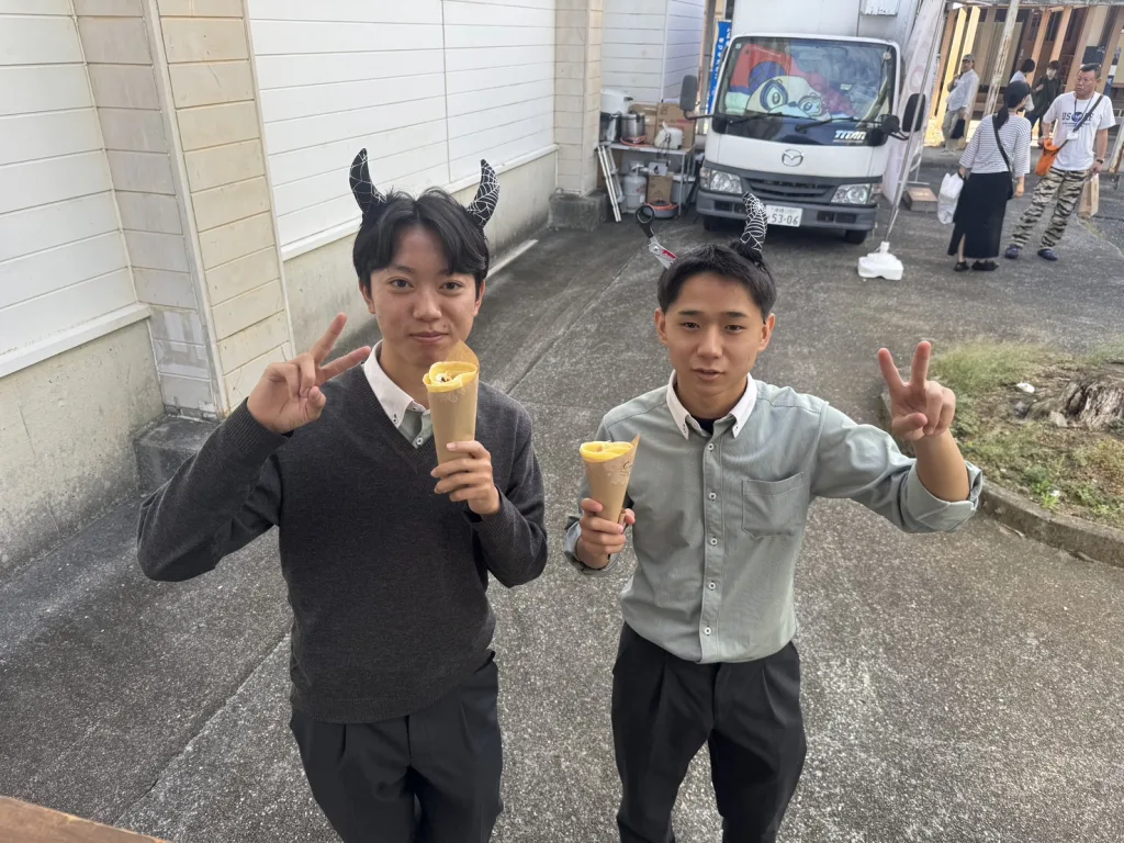 熊本県立松橋高等学校の文化祭にクレープを注文した学生