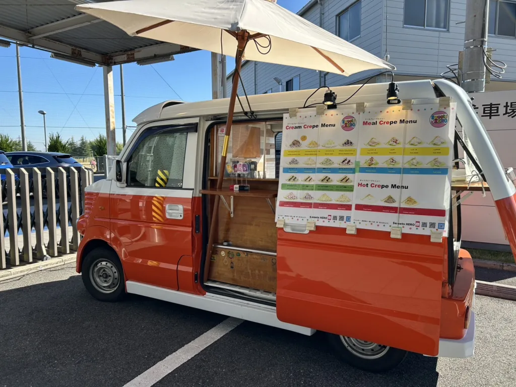 ヤナセ太田支店にクレープのキッチンカーで出店
