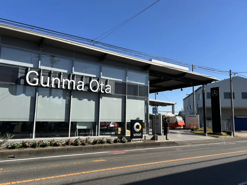 ヤナセ太田支店のお客様感謝デーにクレープのキッチンカーでコッシークレープさんが出店