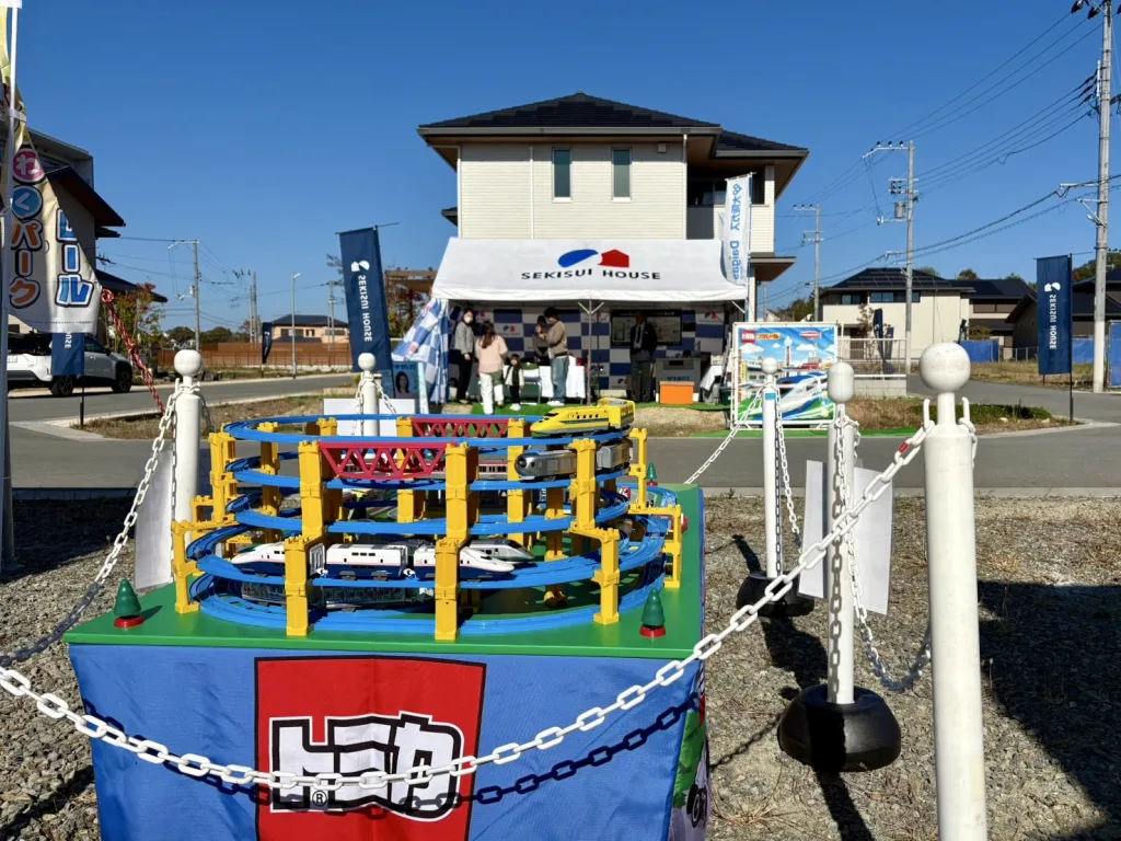 積水ハウスのコモンステージ垂水多聞台のイベントでプラレールのジオラマと大阪ガスのブース