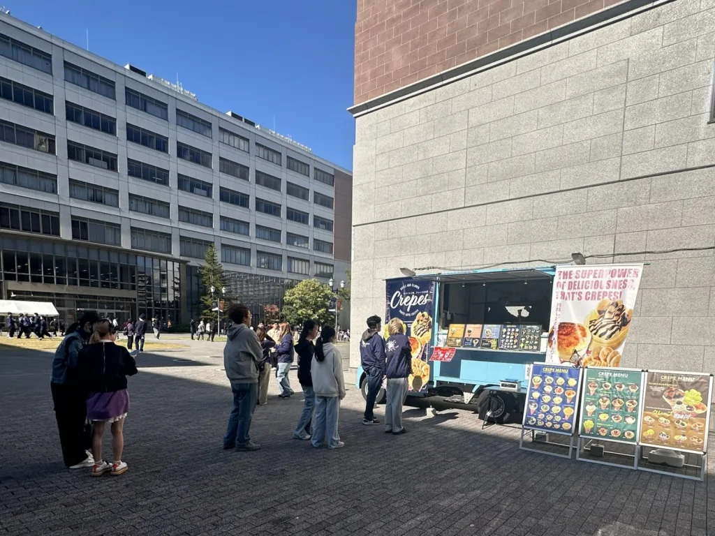 第51回摂大祭にクレープのキッチンカーで出店