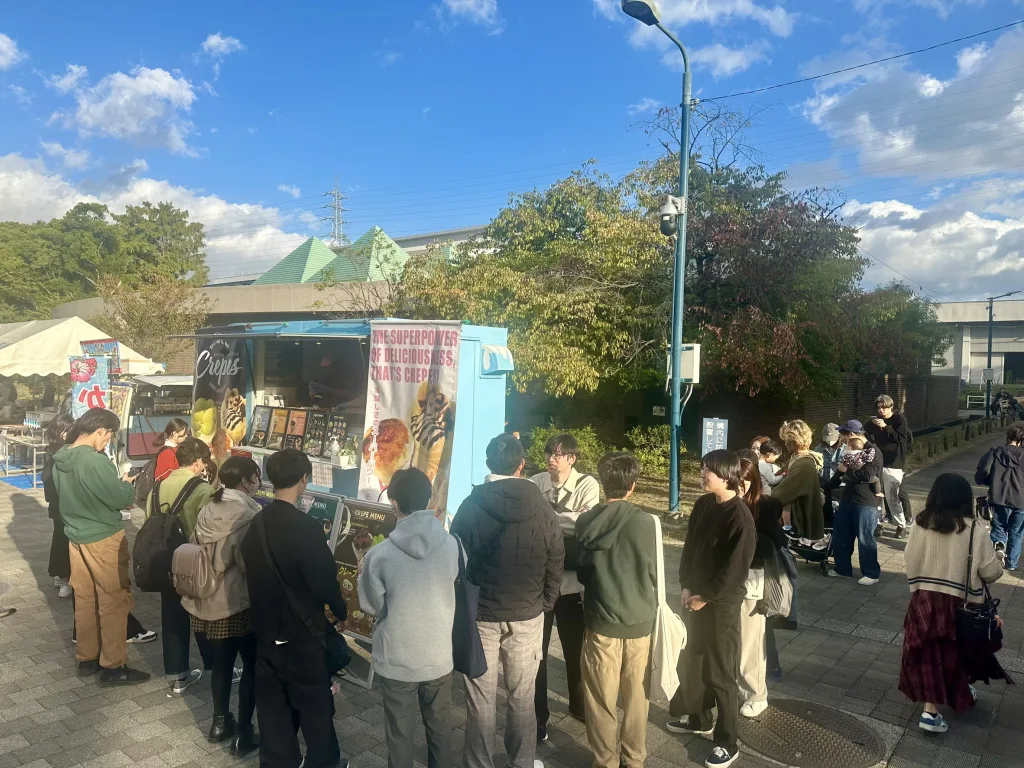 大阪公立大学の第77回白鷺祭でクレープのキッチンカーに夕方まで大行列