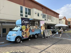 洛陽総合高等学校の文化祭にクレープキッチンカーで出店