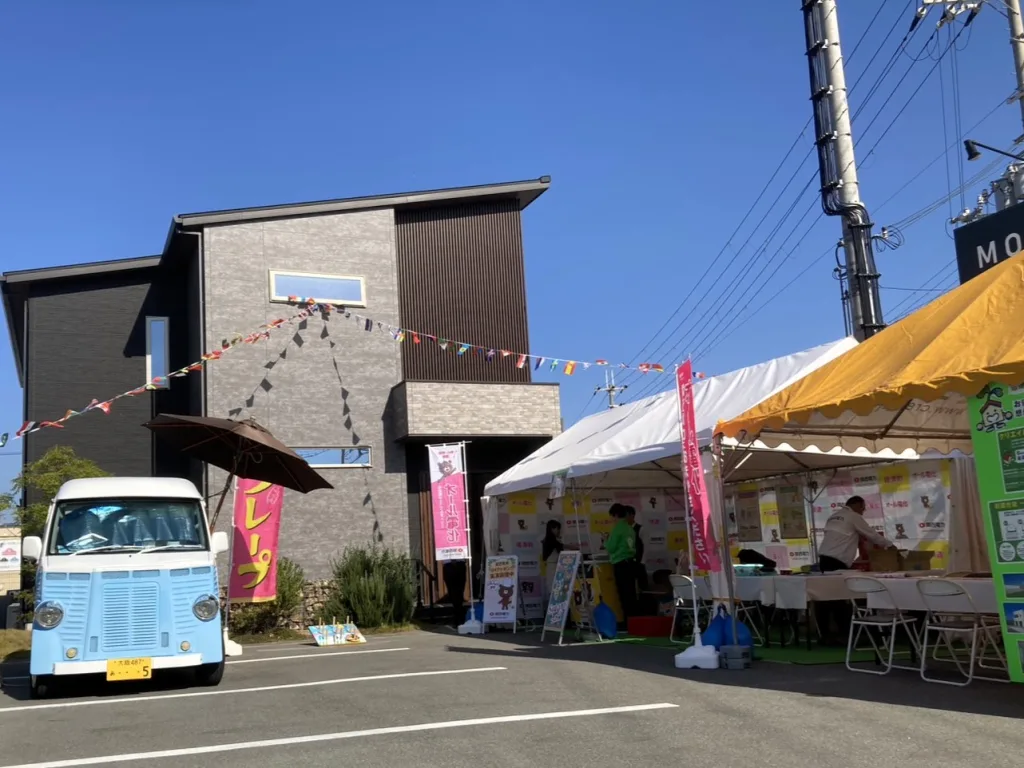 高砂市のクリエイト展示場のイベントにクレープのキッチンカーで出店