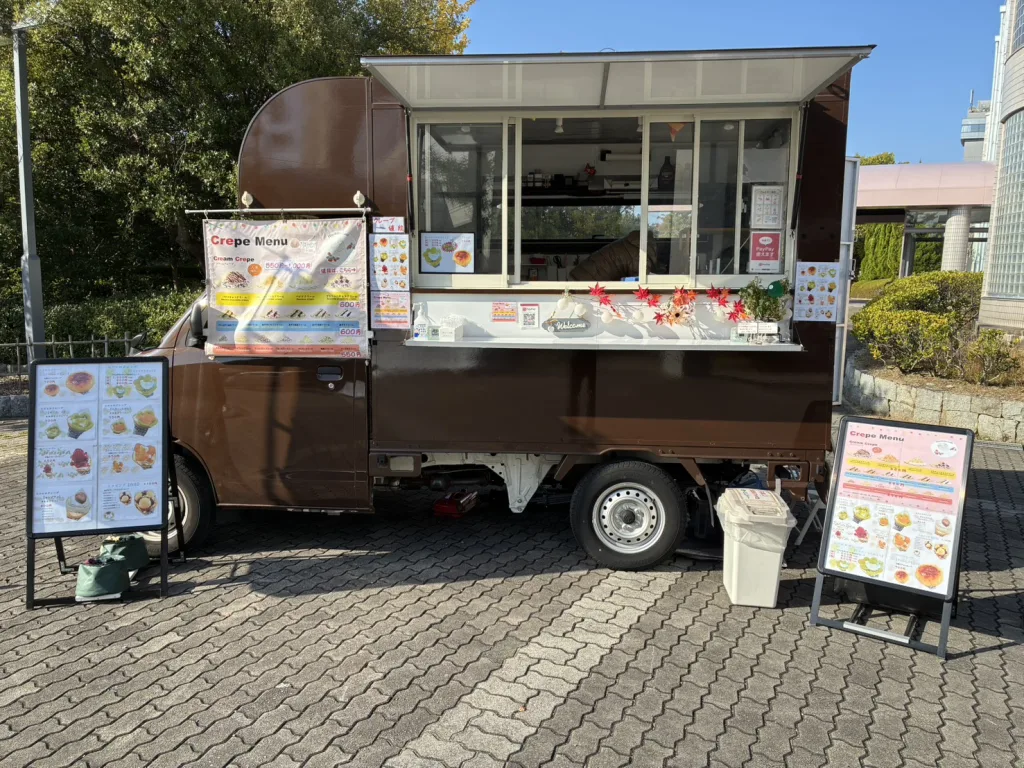 流通科学大学のりゅうか祭にHirohiro-cafeさんがクレープのキッチンカーで出店
