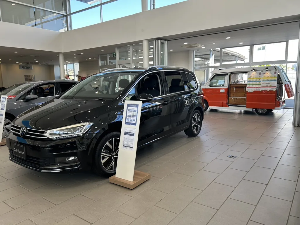 フォルクスワーゲン東名横浜の店内でクレープ提供