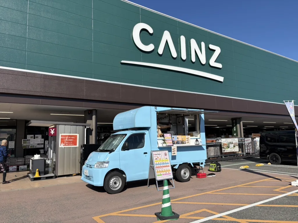 カインズ紀伊川辺店にクレープのキッチンカーで出店
